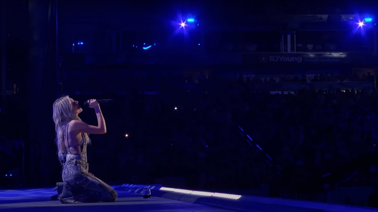 Kelsea Ballerini – Penthouse (Live from CMA Fest 2024)