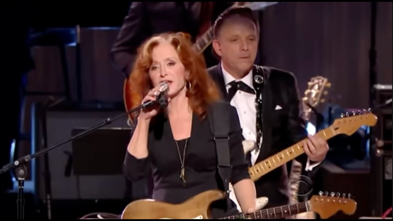 Bonnie Raitt, Tracy Chapman, Jeff Beck & Beth Hart – “Sweet Home Chicago” (Kennedy Center Honors)