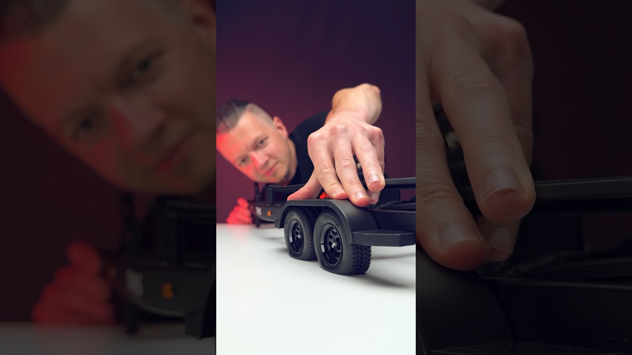 Unboxing of Tandem Axle boat trailer for Disruptor from Traxxas. Next one will be rc boat .