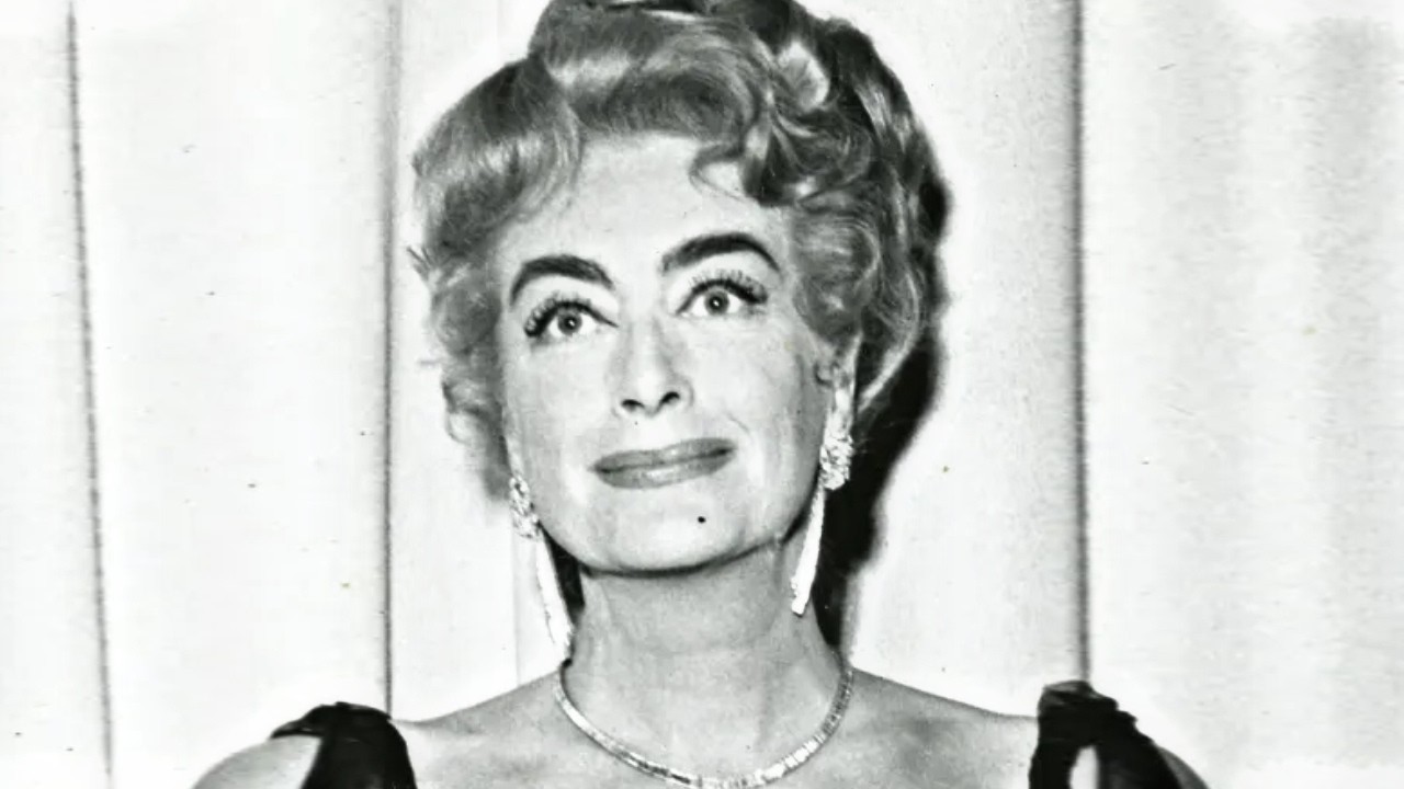 Why Nobody Showed Up To Joan Crawford’s Funeral