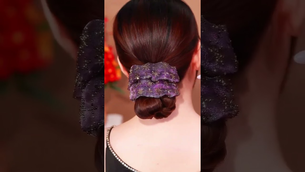 The mesh star hairband allows the dreamy starlight to dance lightly in your hair, weaving