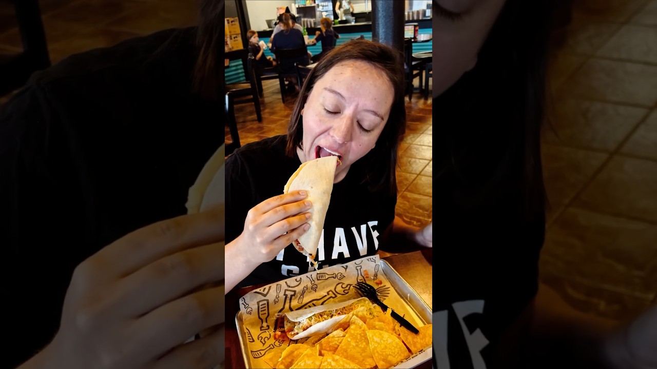 Tijuana Flats Life Hack #lifehacks #freefoodhacks #freebies #howtogetfreefood